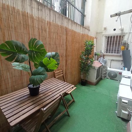 Private Rooms On Tamarit Street 바르셀로나 외부 사진