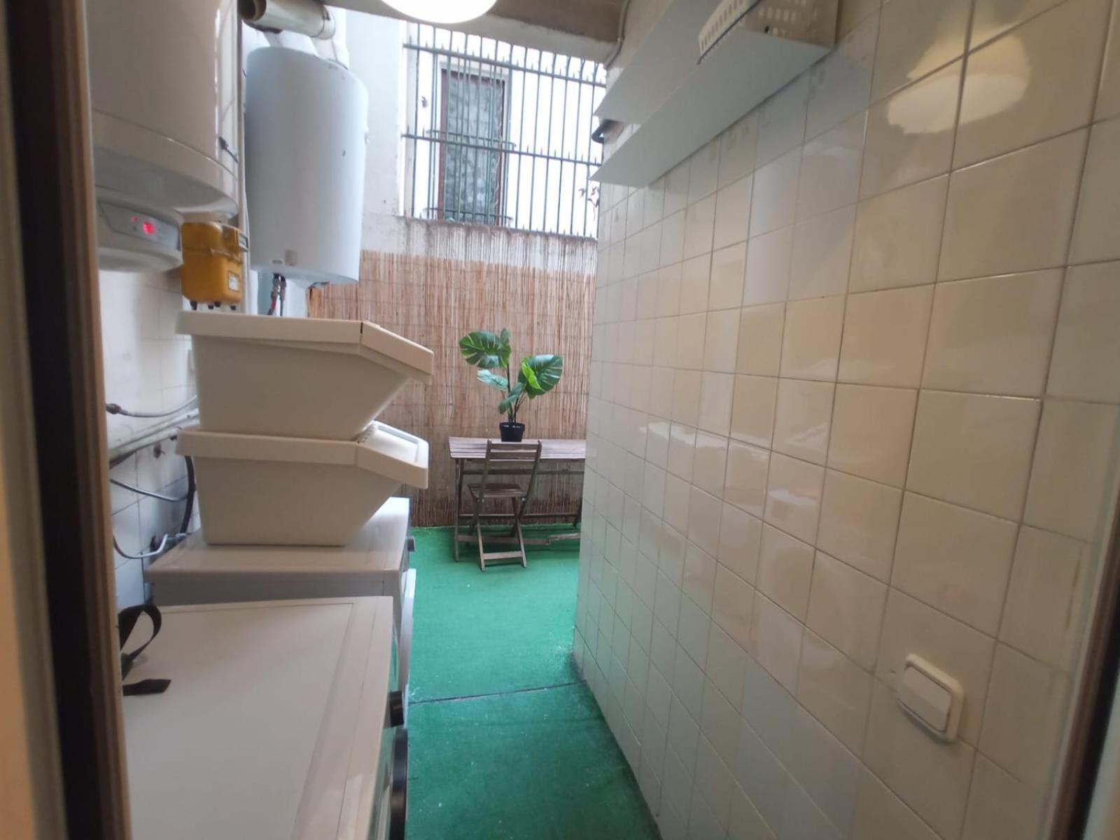 Private Rooms On Tamarit Street 바르셀로나 외부 사진