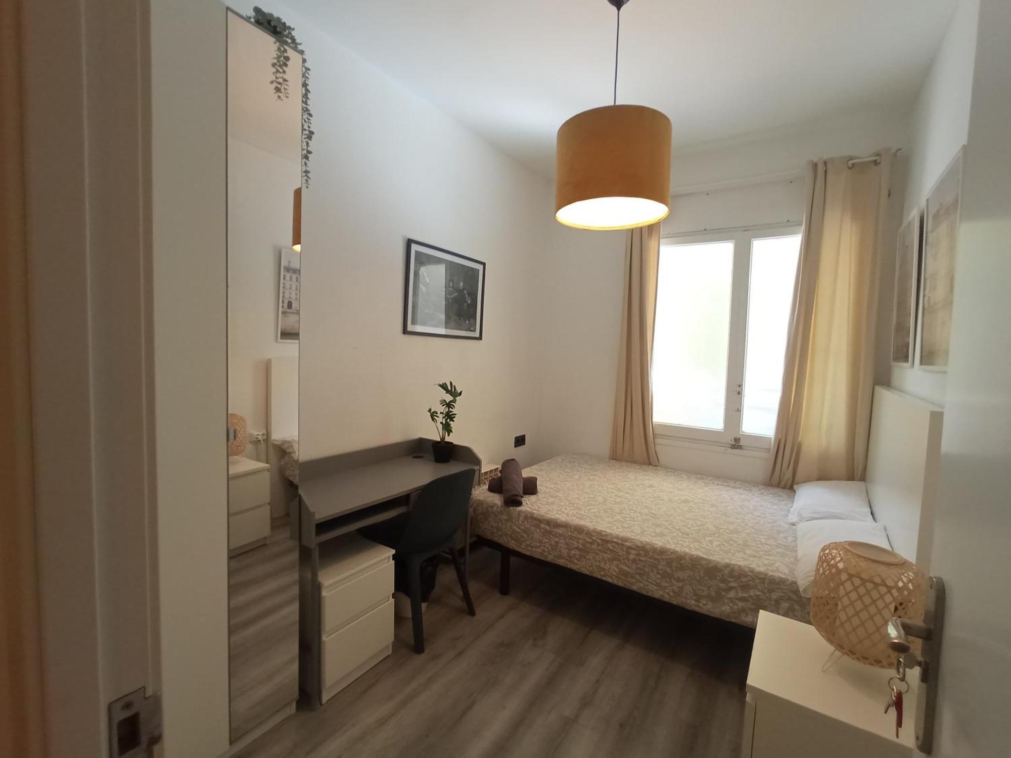 Private Rooms On Tamarit Street 바르셀로나 외부 사진